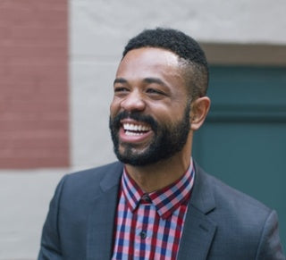 Image of CURLY, COILY MEN’S HAIR GROOMING 101: COMBATING DANDRUFF, RAZOR BUMPS & INGROWN HAIRS